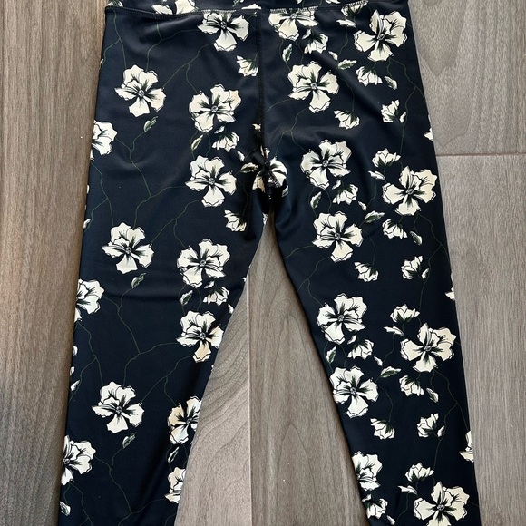 Sam Edelman High Waisted Floral Cropped Leggings Size L - Picture 5 of 10